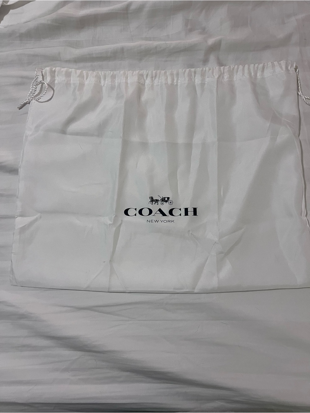 Coach Black Leather Shoulder Bag with Gold Turn-Lock - Picture 6 of 8